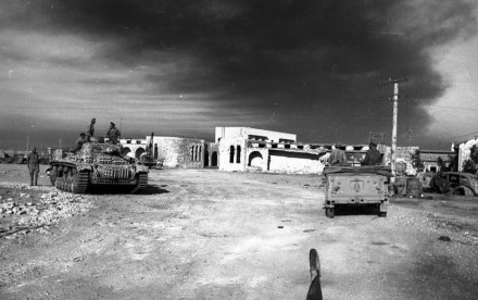 Tobruk, Rommel, Bayerlein, Panzer III