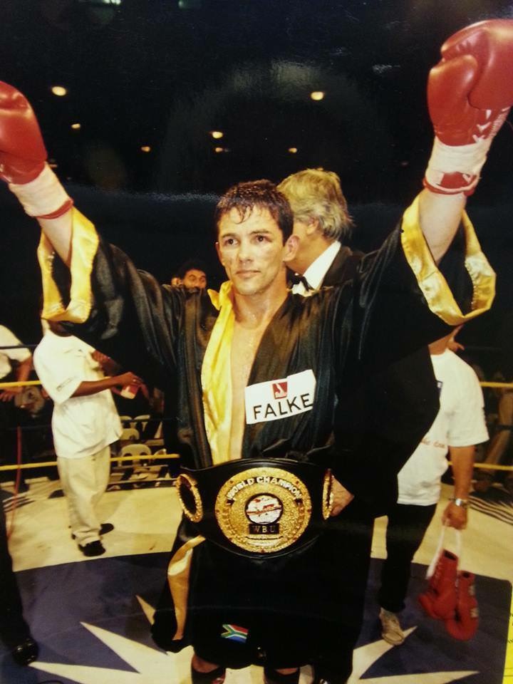 1_Gary Murray winning the word championship title