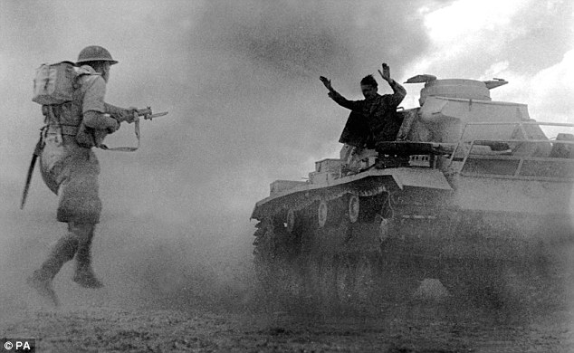 article-2327460-07D8D878000005DC-816_634x390