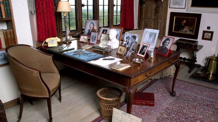 chartwell study website size