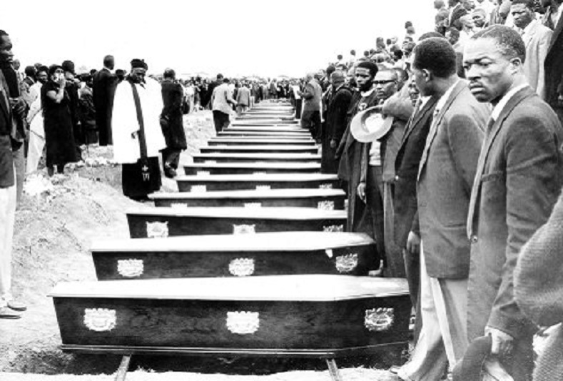 sharpeville_mass_burial